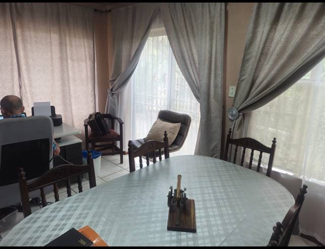 4 BEDROOM TOWNHOUSE FOR SALE IN SAFARI GARDENS
